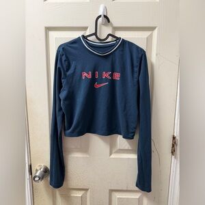 💙 Nike Slim Fit Crop Top